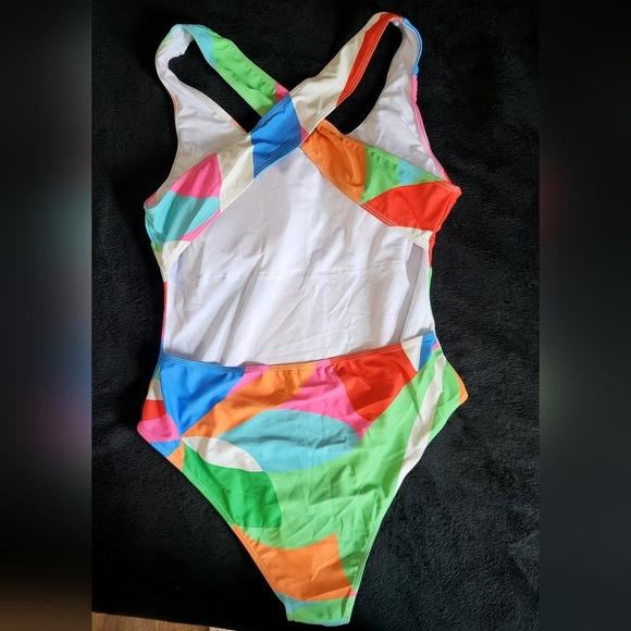 Womens NWOT Colorful Abstract One-Piece Swimsuit With Criss Cross Back Size XL - Picture 3 of 4